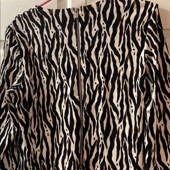 Zebra print mid length dress - Picture 4 of 4